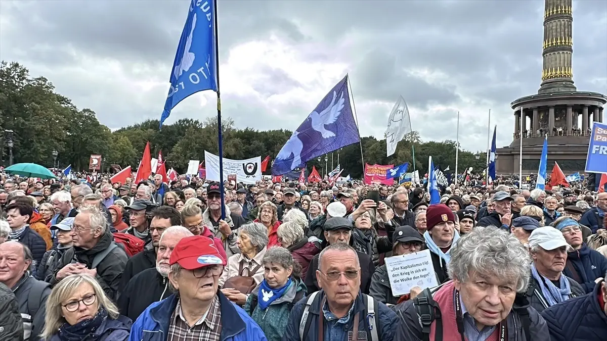 Berlin\'de Savaşlar Protesto Edildi