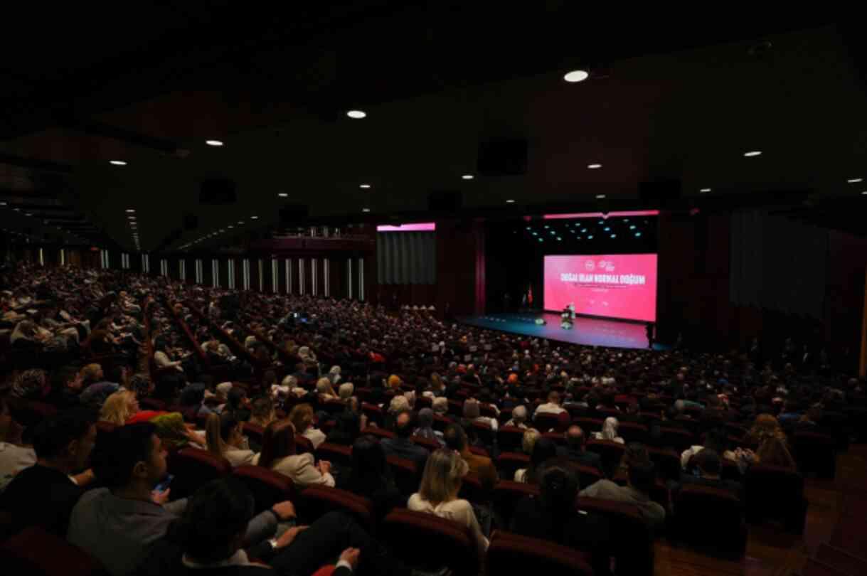 Emine Erdoğan'dan anne adaylarına 'normal doğum' çağrısı