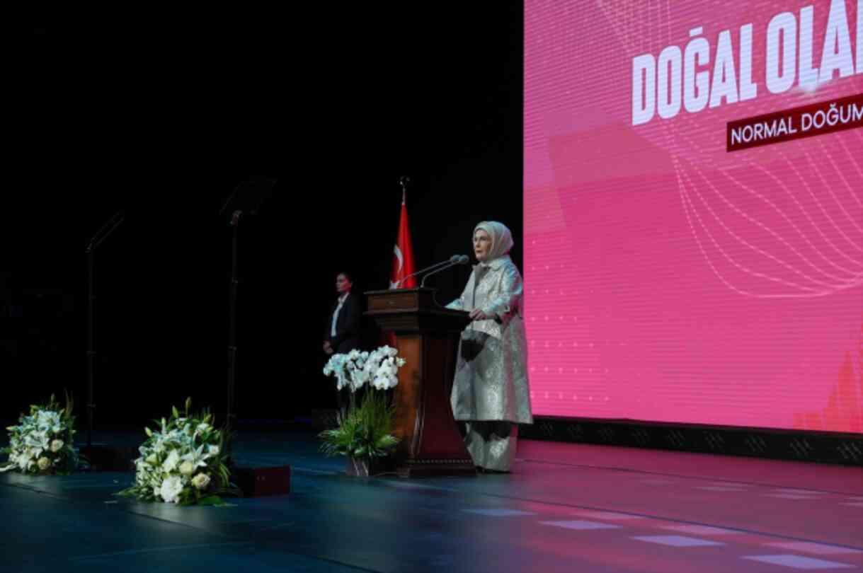 Emine Erdoğan'dan anne adaylarına 'normal doğum' çağrısı