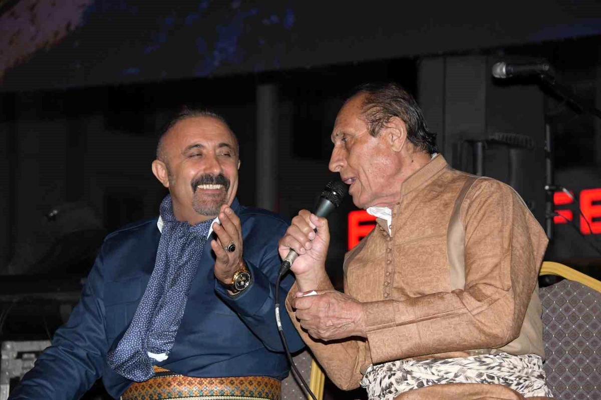 Esenyurt Kardeş Kültürler Festivali\'nde Dengbej Performansları Göz Doldurdu