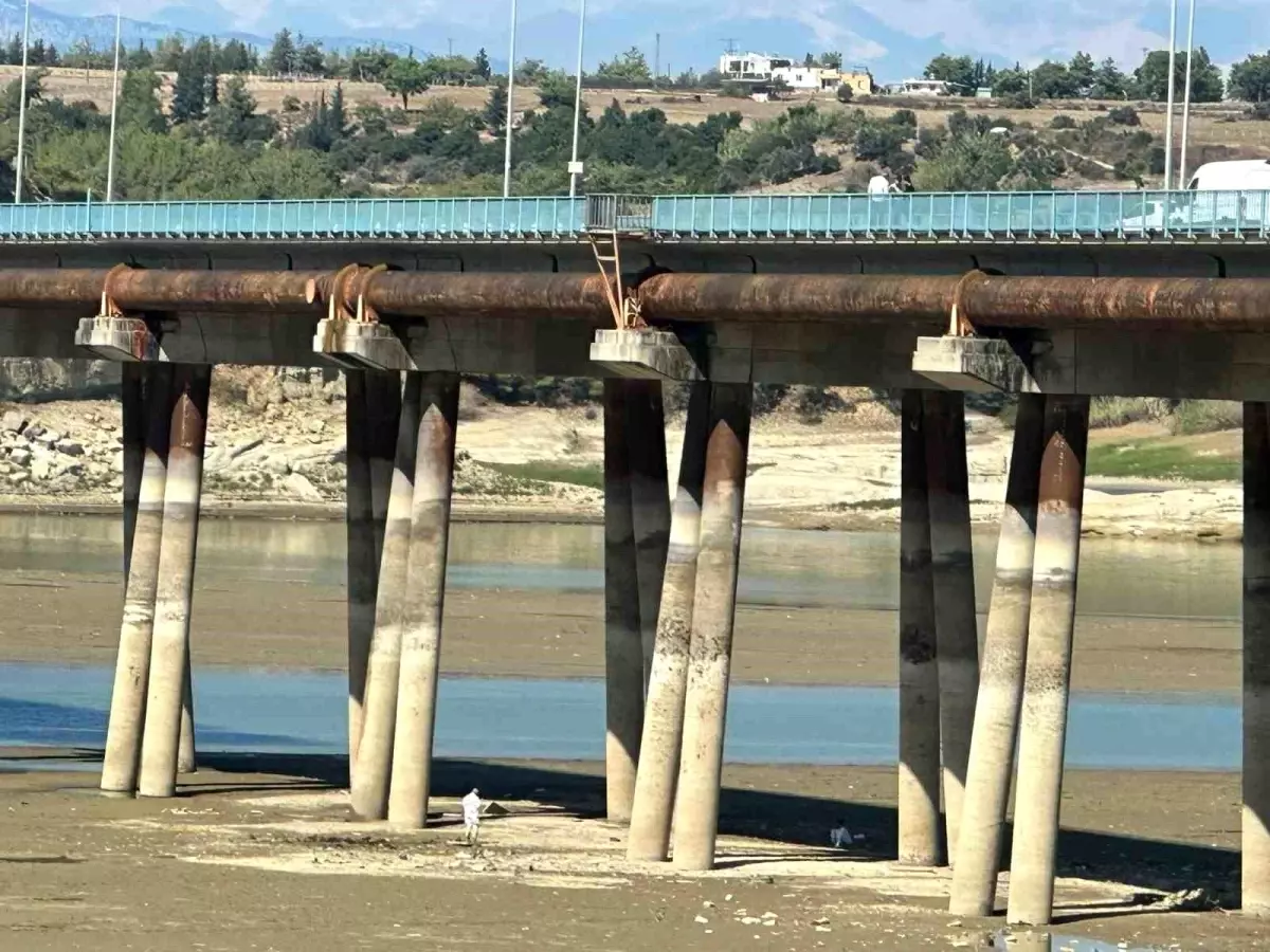 Seyhan Baraj Gölü\'nde El Bombası Bulundu