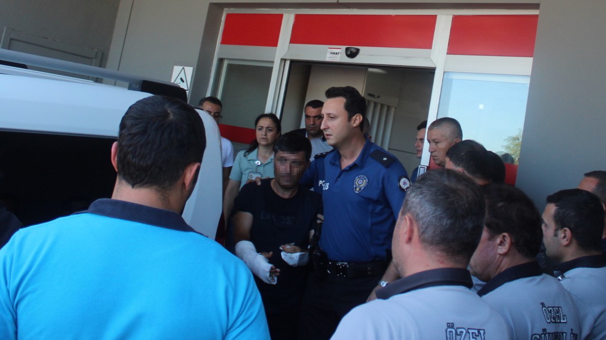 Hastanede Bıçaklı Saldırı: 1 Yaralı