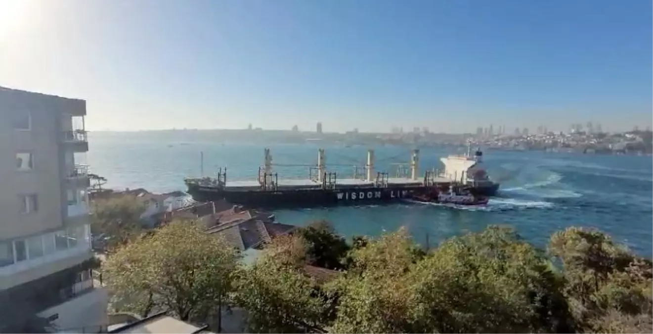 Üsküdar\'da İki Geminin Çarpışması