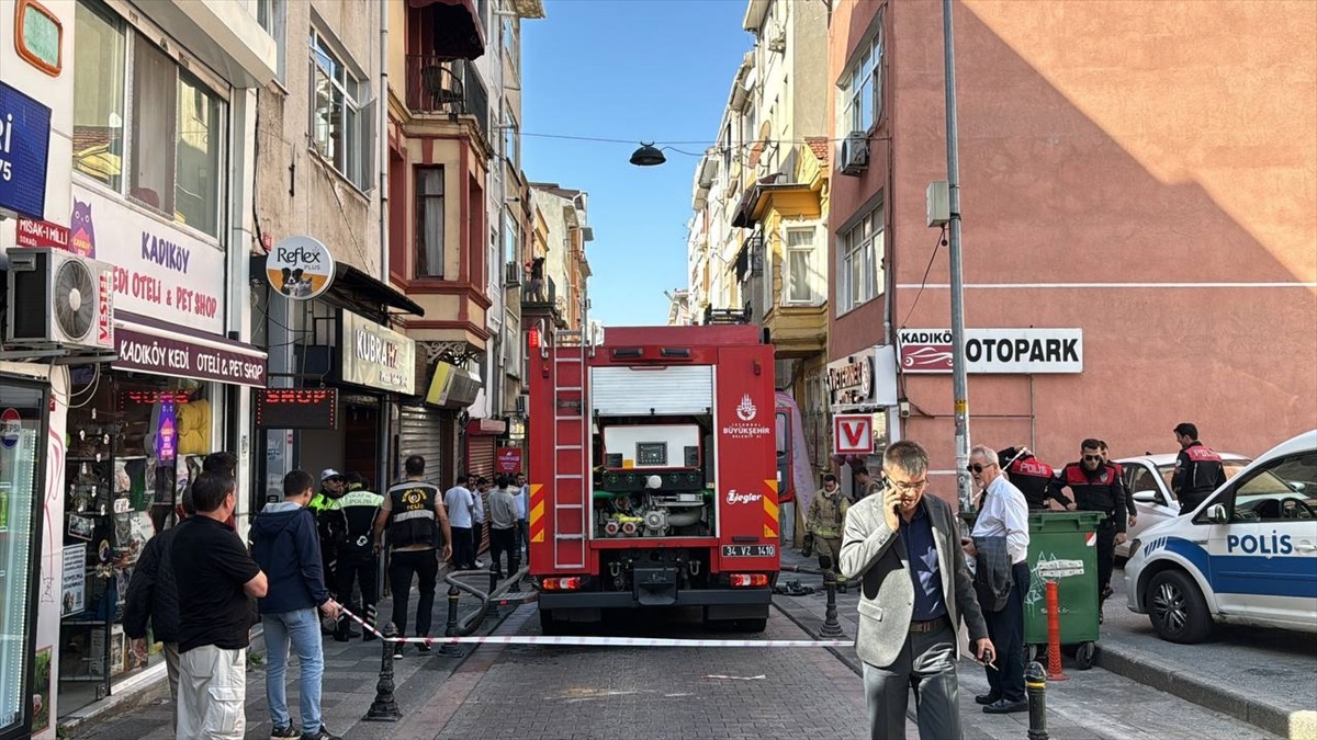 Kadıköy\'de Patlama: 1 Yaralı