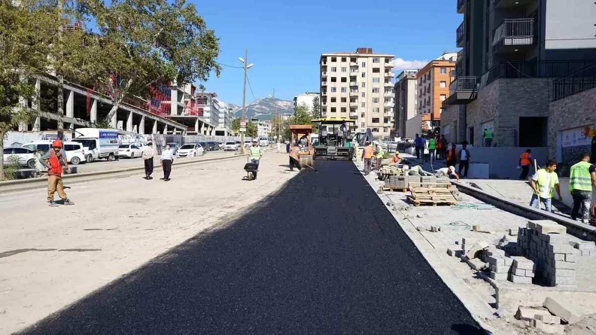 Kahramanmaraş\'ta Kalıcı Konutlarda Asfalt Çalışmaları Tamamlanıyor