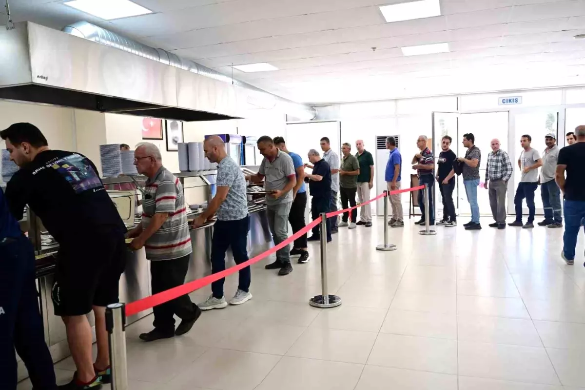 Karacabey Kent Lokantası, 12 Bin Kişiye Hizmet Verdi