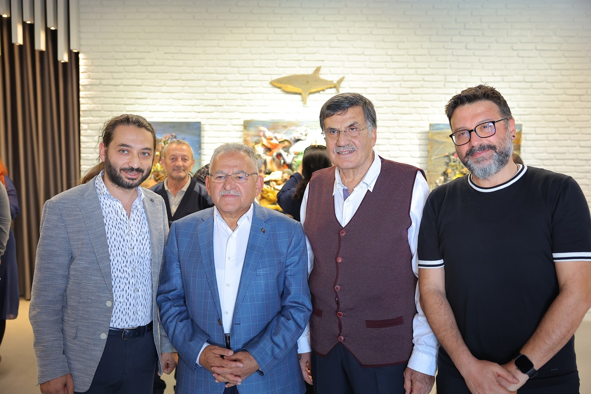 Kayseri\'de atık malzemelerden yapılan 3 boyutlu rölyeflerin sergisi açıldı