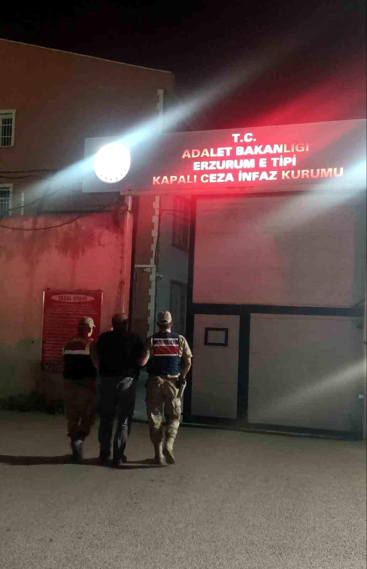 Erzurum\'da Terör Propagandası Yapan 2 Kişi Yakalandı
