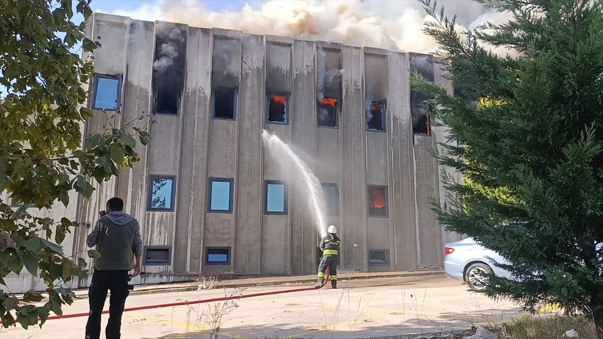 Çerkezköy\'de Deri Fabrikasında Yangın