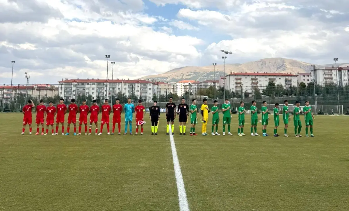 U16 Futbol Turnuvası\'nda İkinci Gün Maçları Tamamlandı