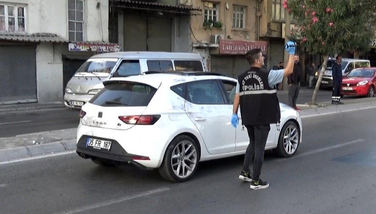 İzmir\'de Trafik Kazası: Yaya Hayatını Kaybetti, Sürücü Teslim Oldu