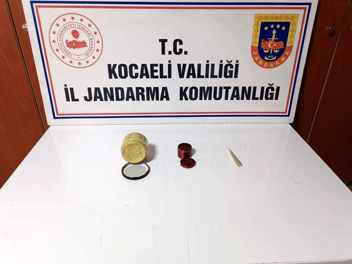 Kocaeli\'de Uyuşturucu Operasyonu: 10 Şüpheli Yakalandı