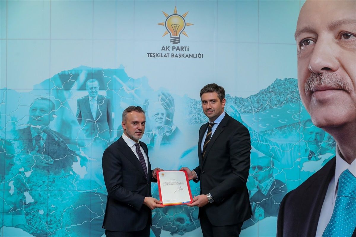 AK Parti Marmaris\'te Yeni Başkan Aravi