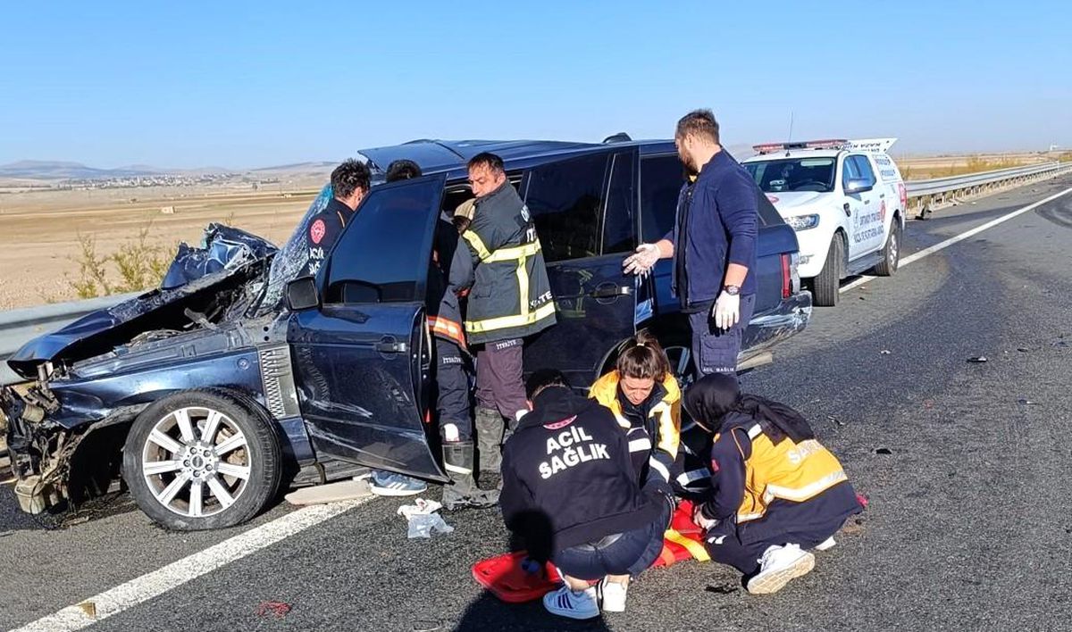 Aksaray\'da Trafik Kazası: 3 Yaralı