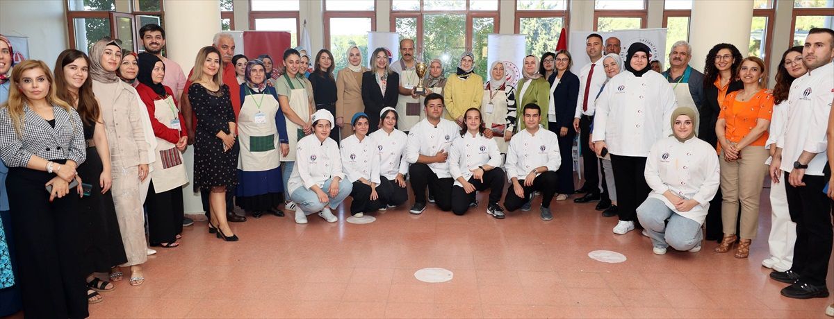Gaziantep\'te Koruyucu Aileler Yemek Yarıştı