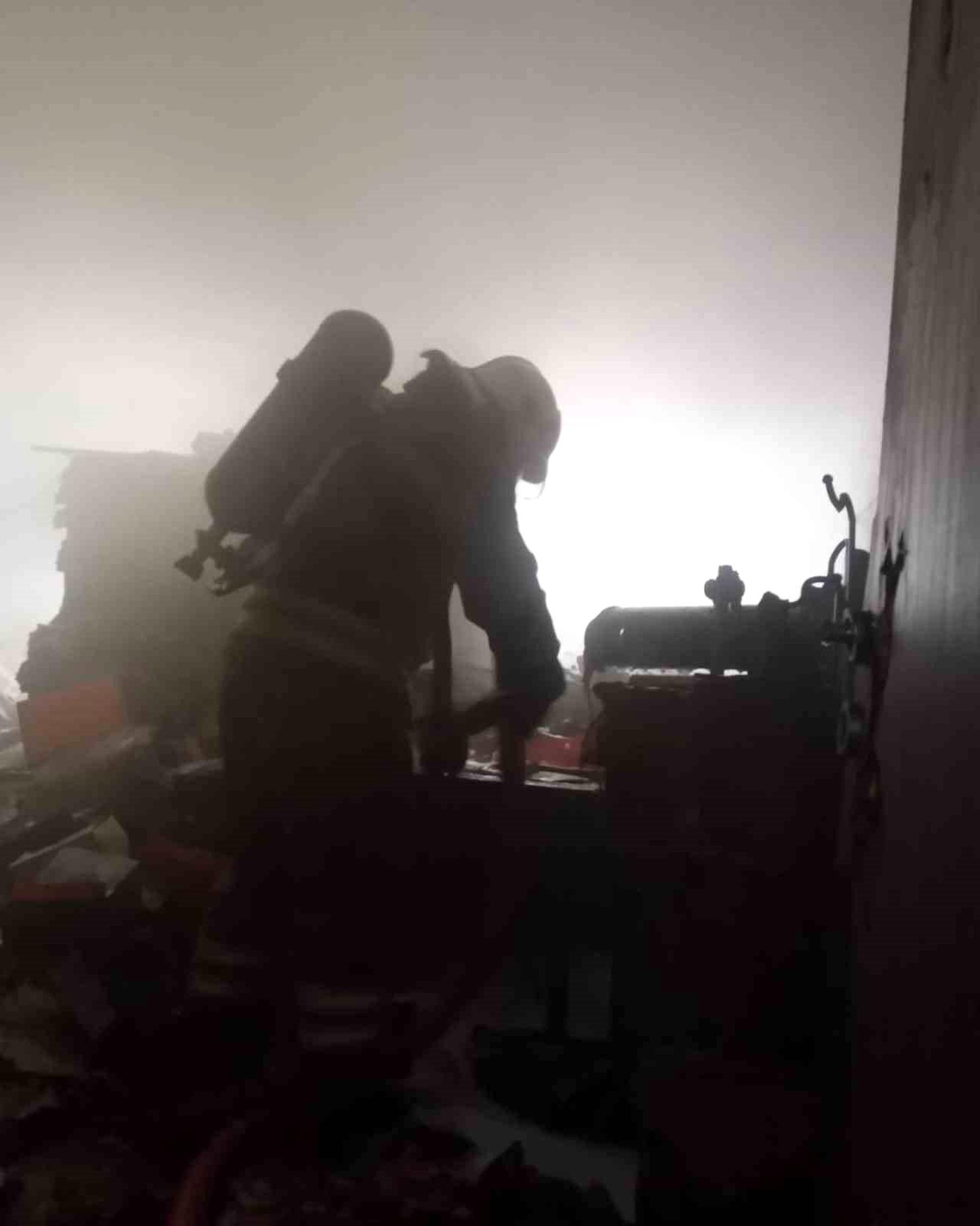 Antakya\'da okulun spor salonunda yangın çıktı