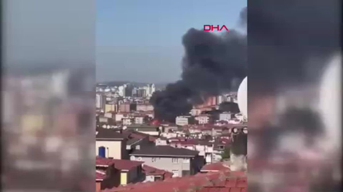 Ataşehir\'de Çatı Yangını