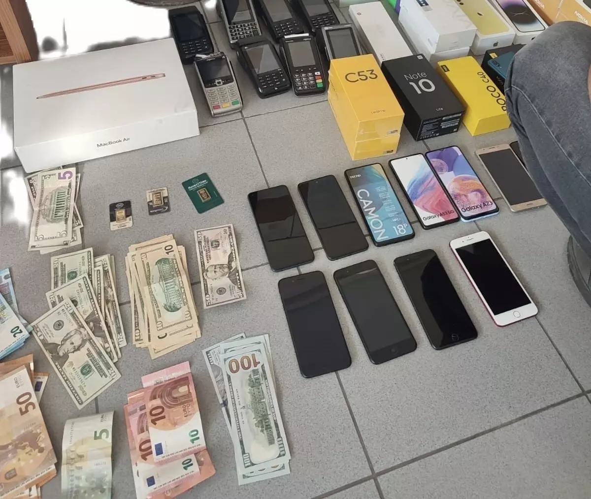 İnternet Dolandırıcıları Isparta\'da Yakalandı