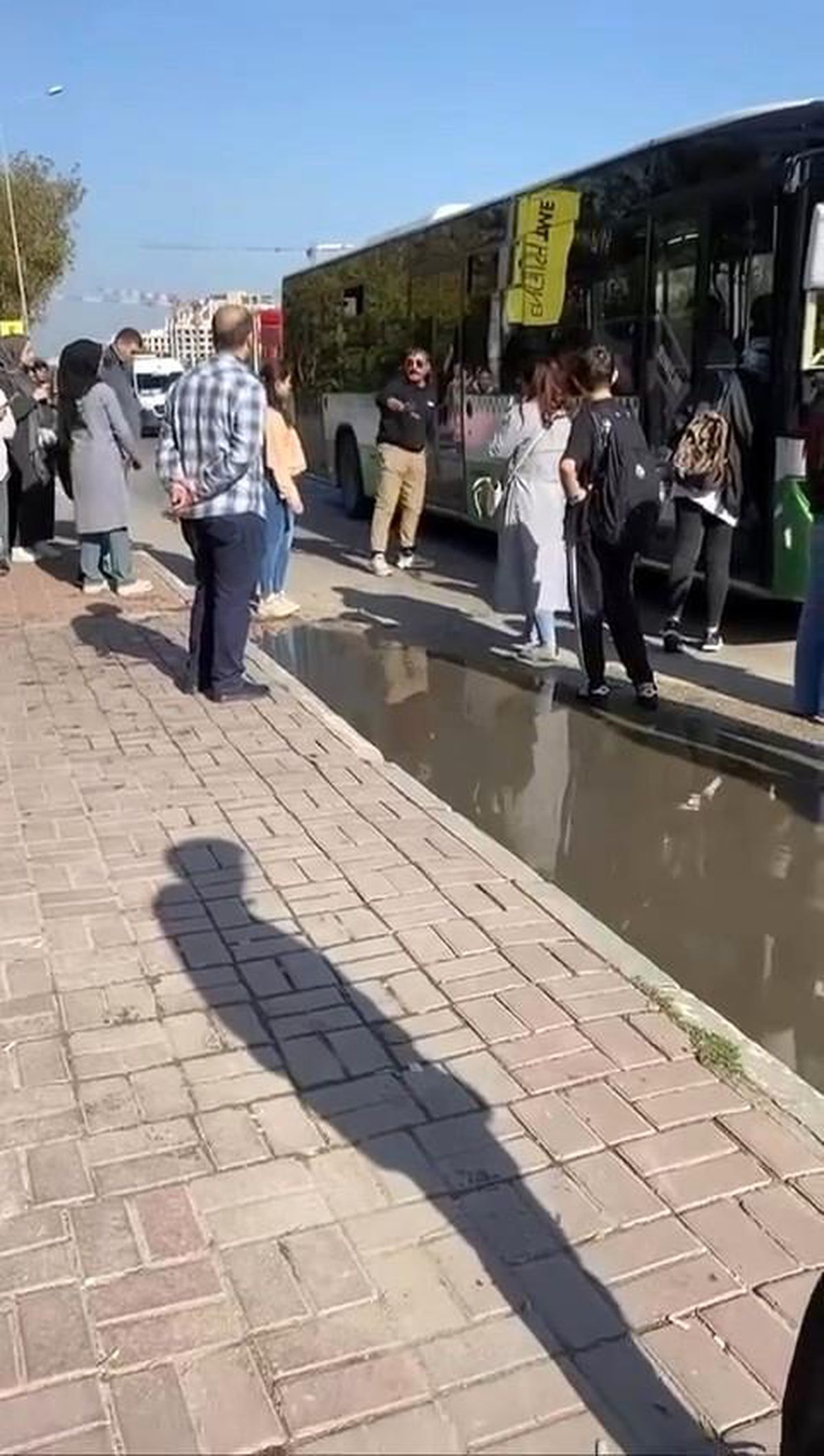Bursa\'da Otobüs Şoförü Yolcuları İndirdi, \'Psikolojim Bozuldu\' Dedi