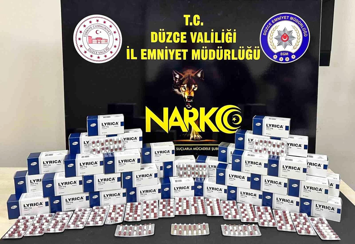 Düzce\'de Uyuşturucu Operasyonu: 3.684 Sentetik Ecza Ele Geçirildi