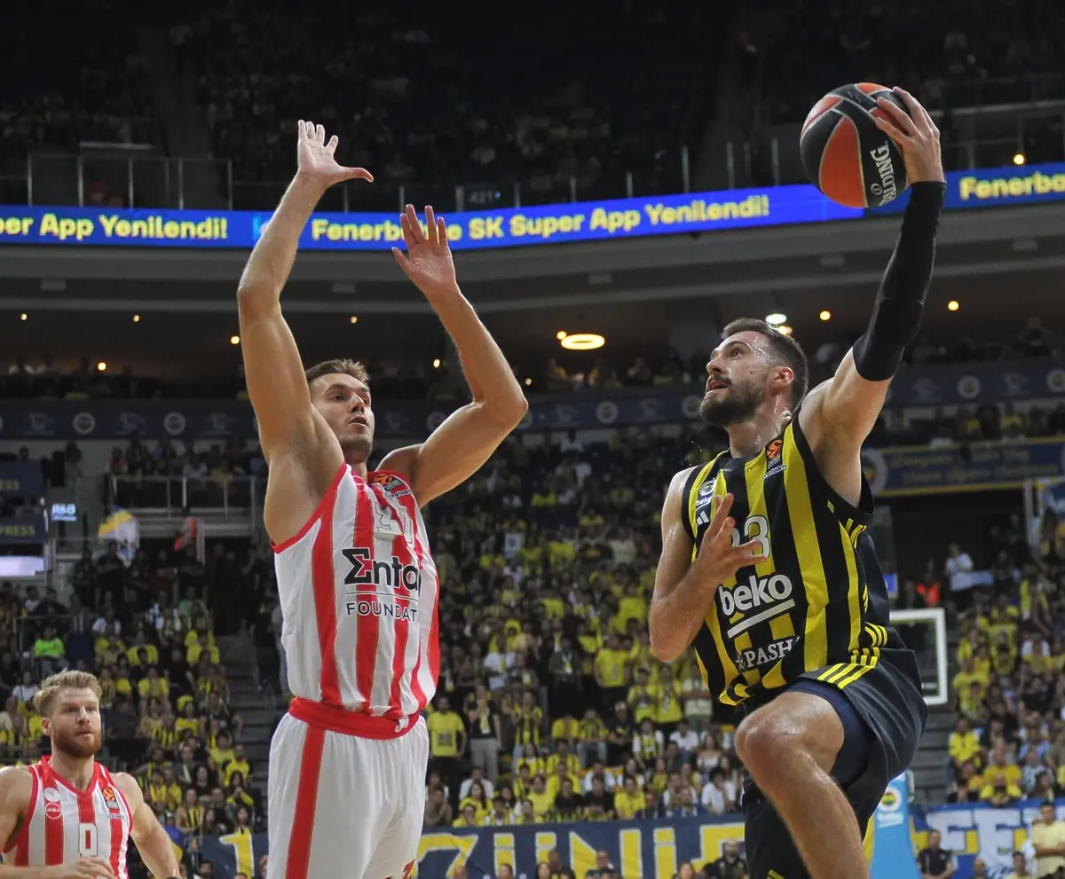 Fenerbahçe, Olympiacos\'u 82-71 Yendi