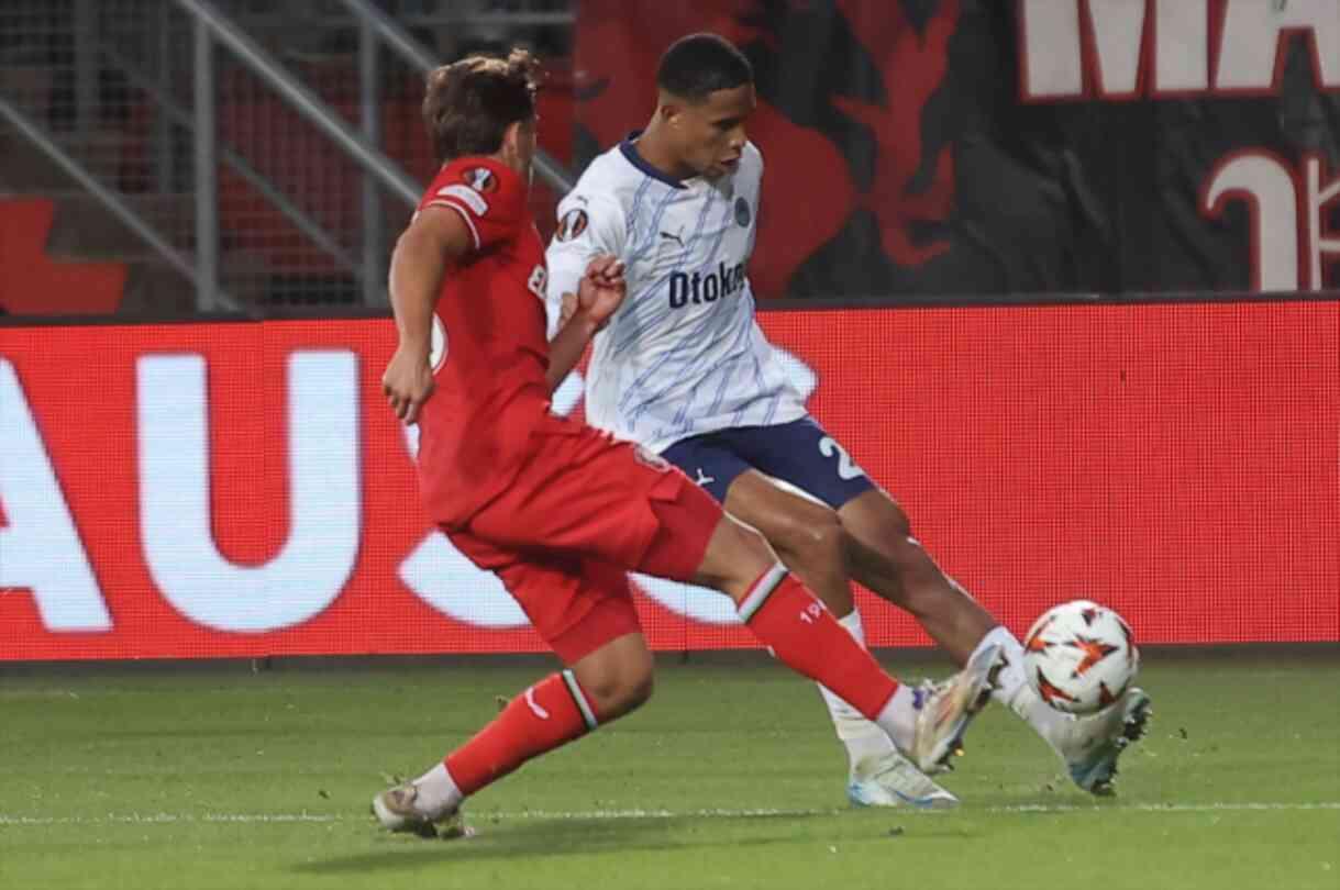 Fenerbahçe, Twente ile deplasmanda 1-1 berabere kaldı