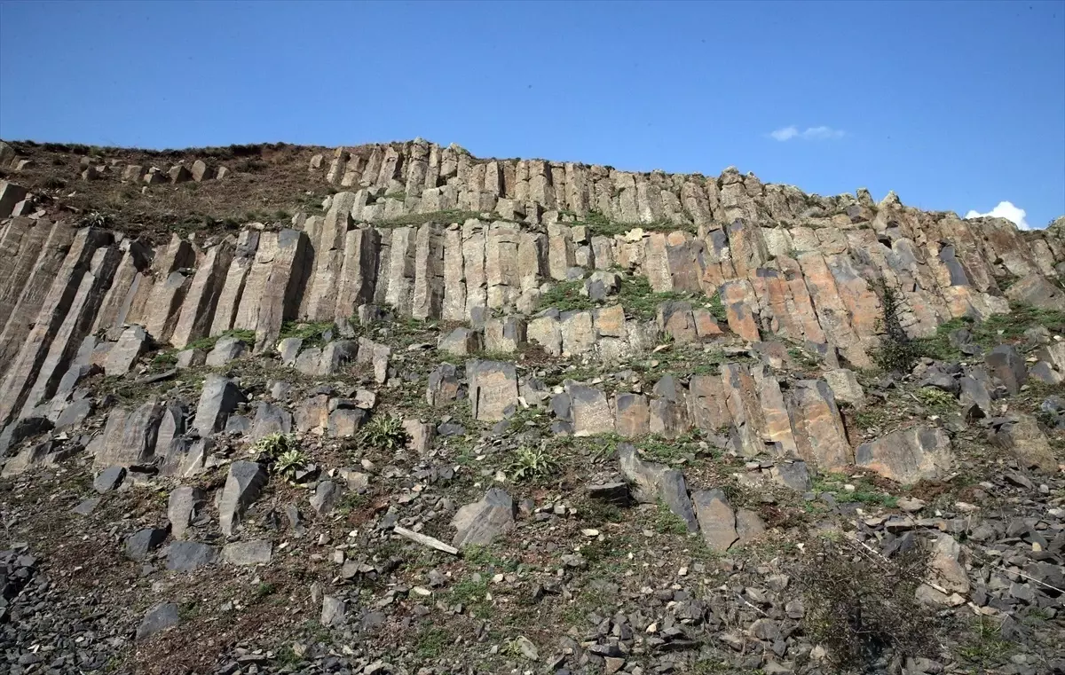 Kastamonu\'daki Nadir Bazalt Kayalıkları
