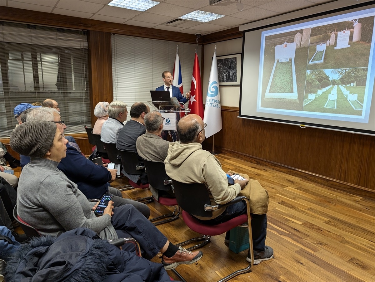 Londra Yunus Emre Enstitüsünde, Türklerin tarih boyunca İngiltere\'de bıraktığı izler anlatıldı
