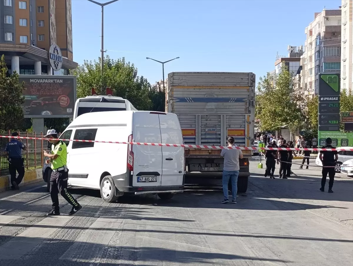 Mardin\'de Tır Çarpması: 60 Yaşındaki Kadın Hayatını Kaybetti