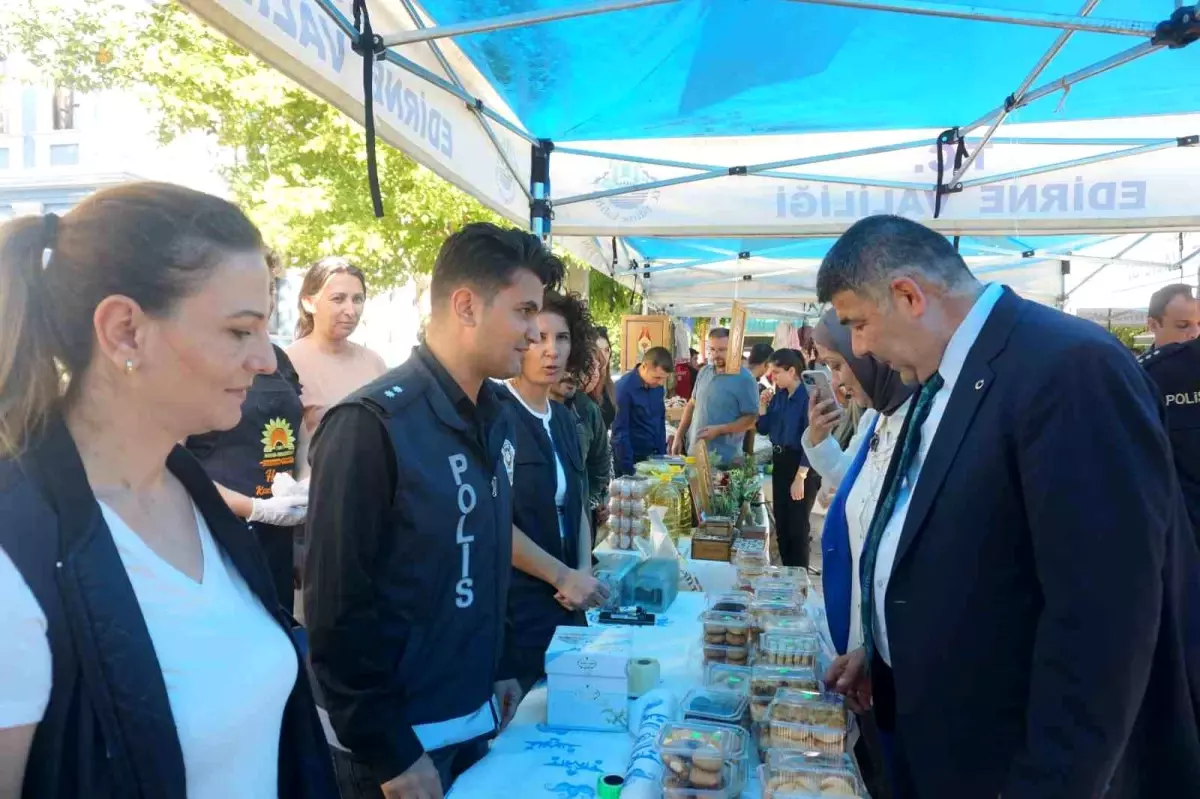 Polis Eşleri Derneği\'nden Hayır Panayırı