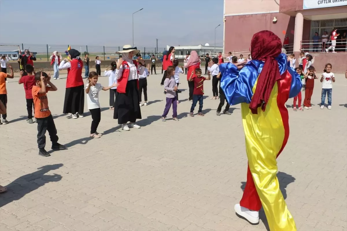 Gönüllüler Şırnak\'ta Etkinlik Düzenledi