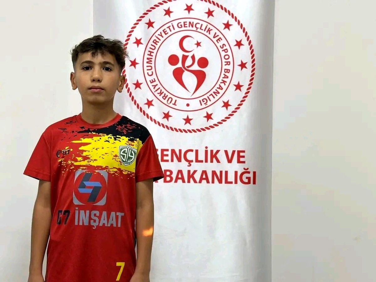 Hamza Yalçın Galatasaray\'dan Davet Aldı