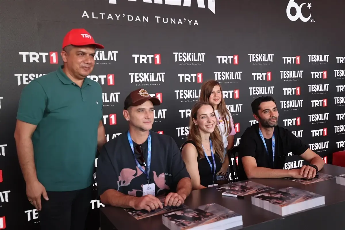 Teşkilat Oyuncuları TEKNOFEST\'te Hayranlarıyla Buluştu