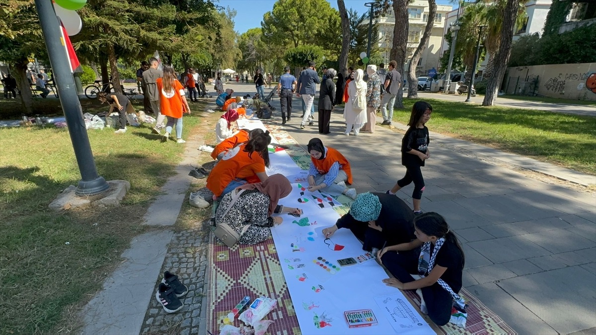 Antalya\'da Filistinli Çocuklar İçin Etkinlik