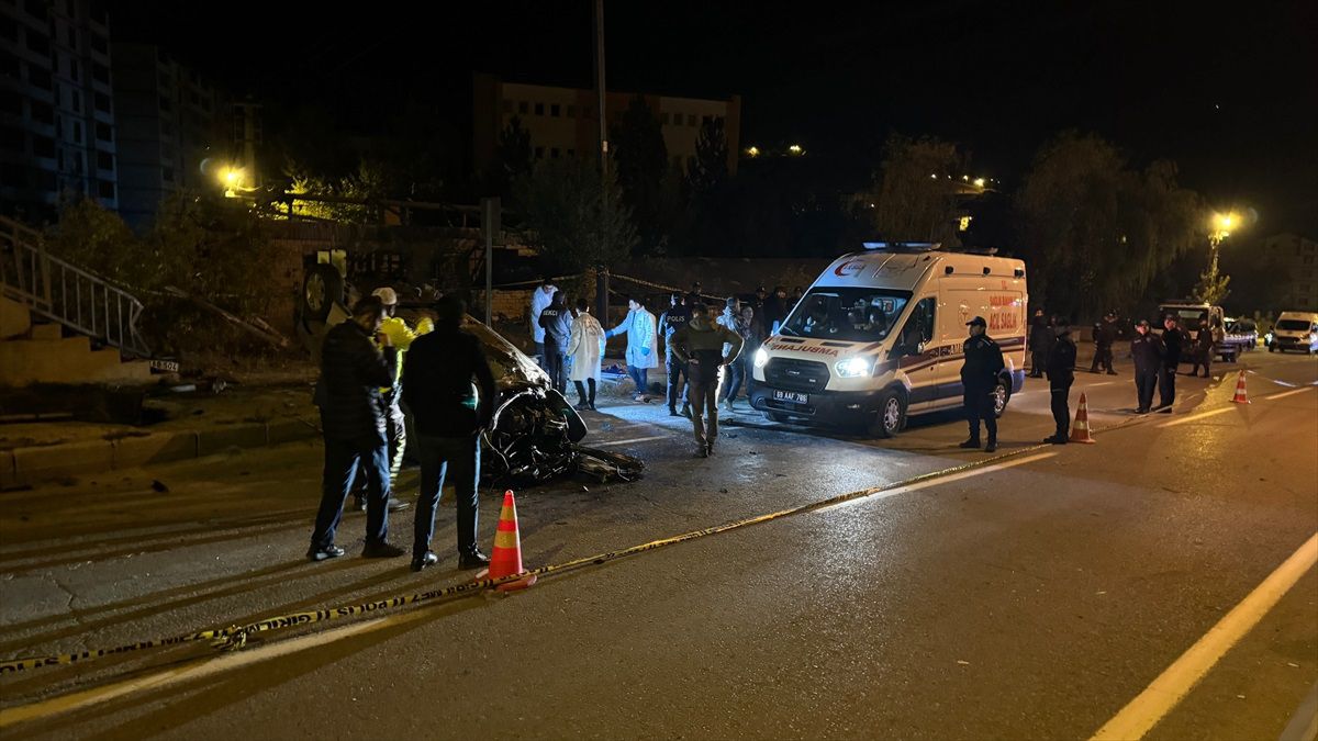 Bayburt\'ta Kaza: Sürücü Hayatını Kaybetti