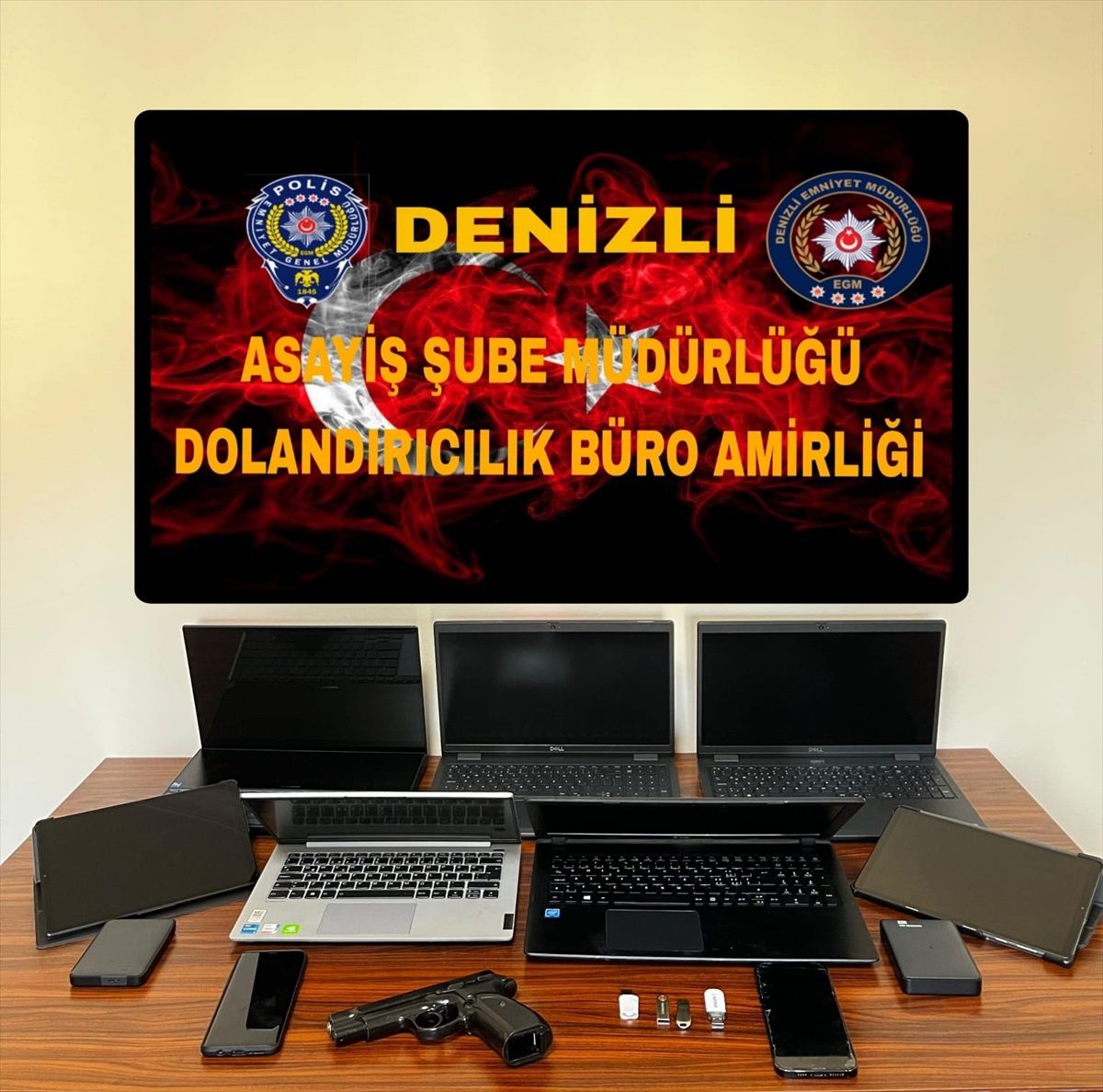 Denizli\'de Dolandırıcılık Operasyonu: 2 Tutuklama