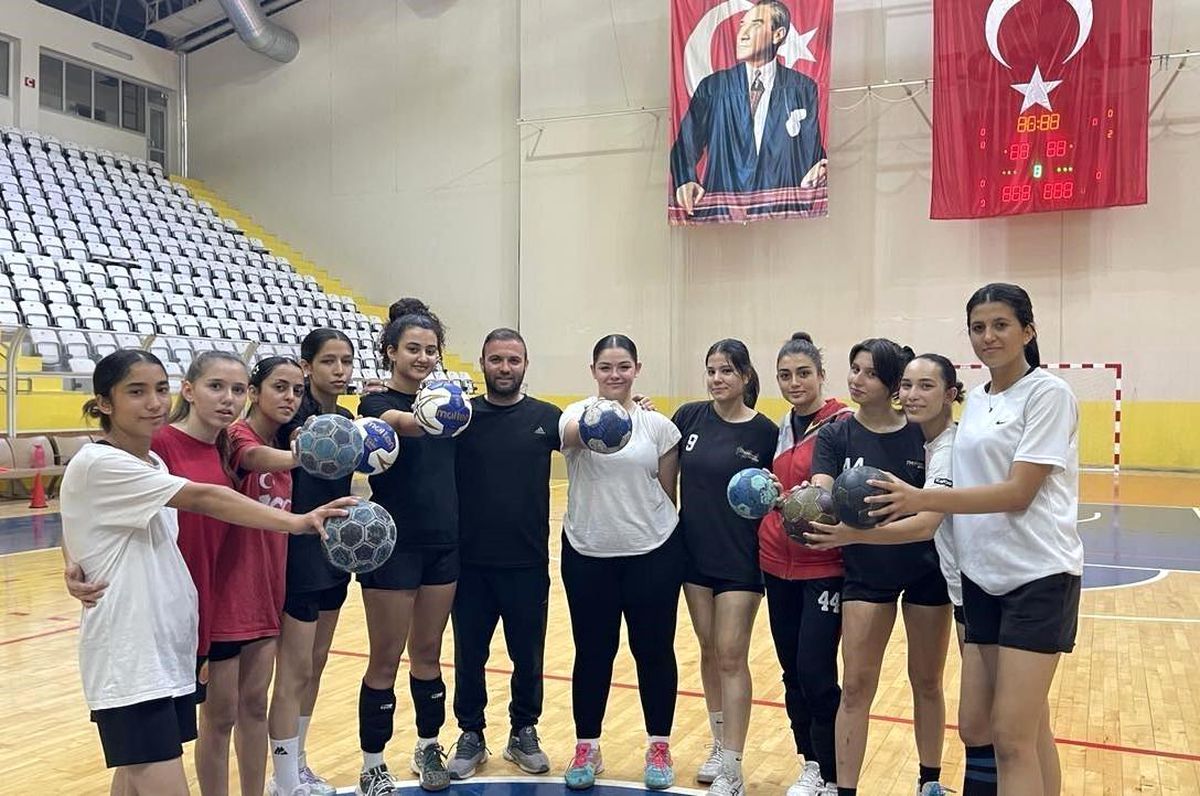Osmaniye\'nin Umut Işığı: Hentbol Takımı
