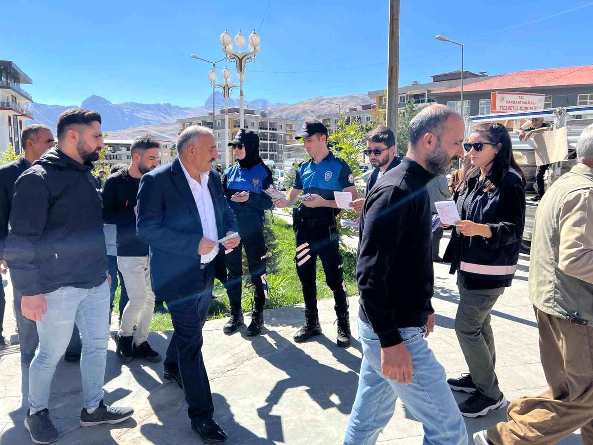 Hakkari Polisi, Dolandırıcılık ve Güvenlik Konularında Vatandaşları Bilgilendiriyor
