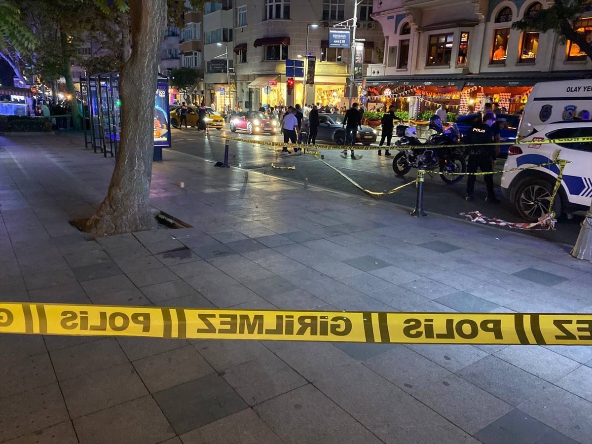 Şişli\'de Silahlı Kavga: 4 Yaralı