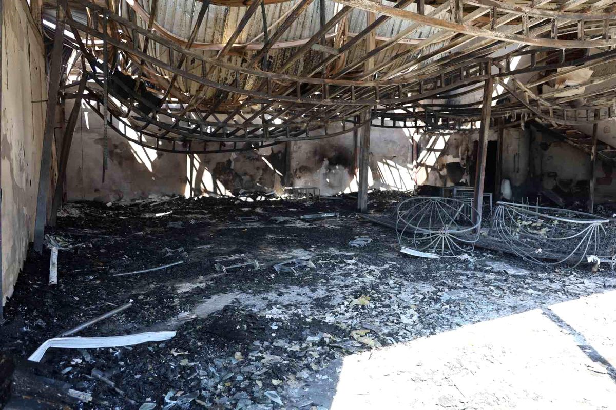 Hatay\'da Sanayi Sitesinde Yangın: 6 İş Yeri Zarar Gördü