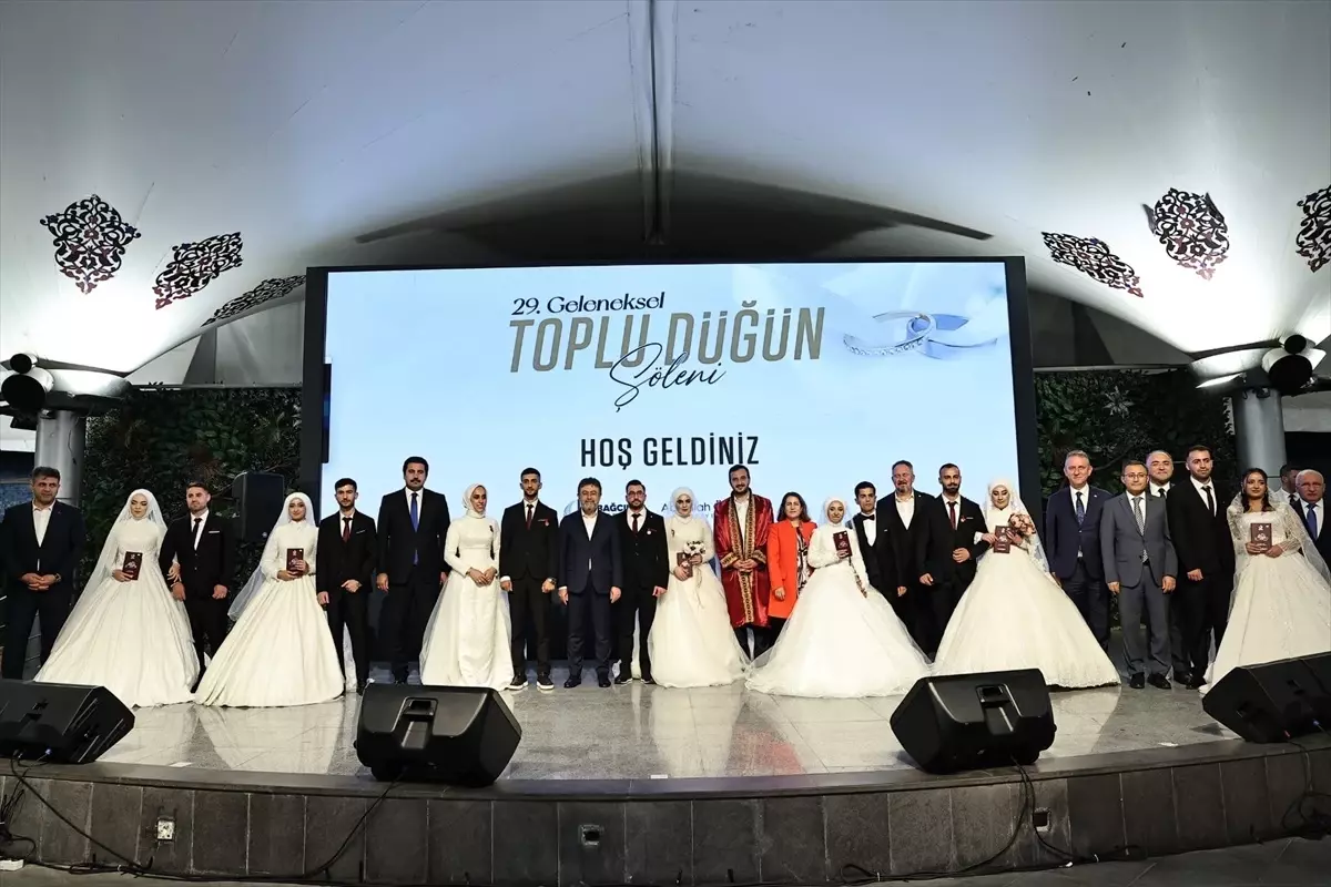 Bağcılar\'da 29. Toplu Düğün Şöleni