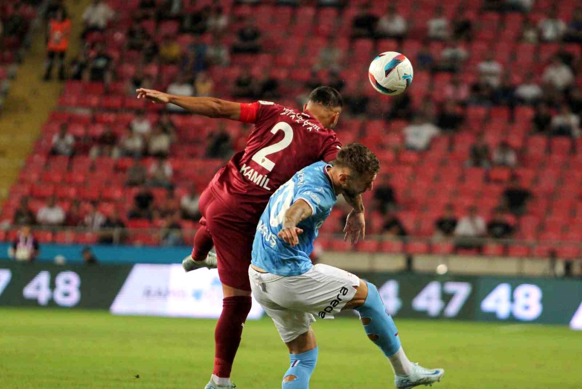 Hatayspor, Trabzonspor\'u Önde Karşılıyor