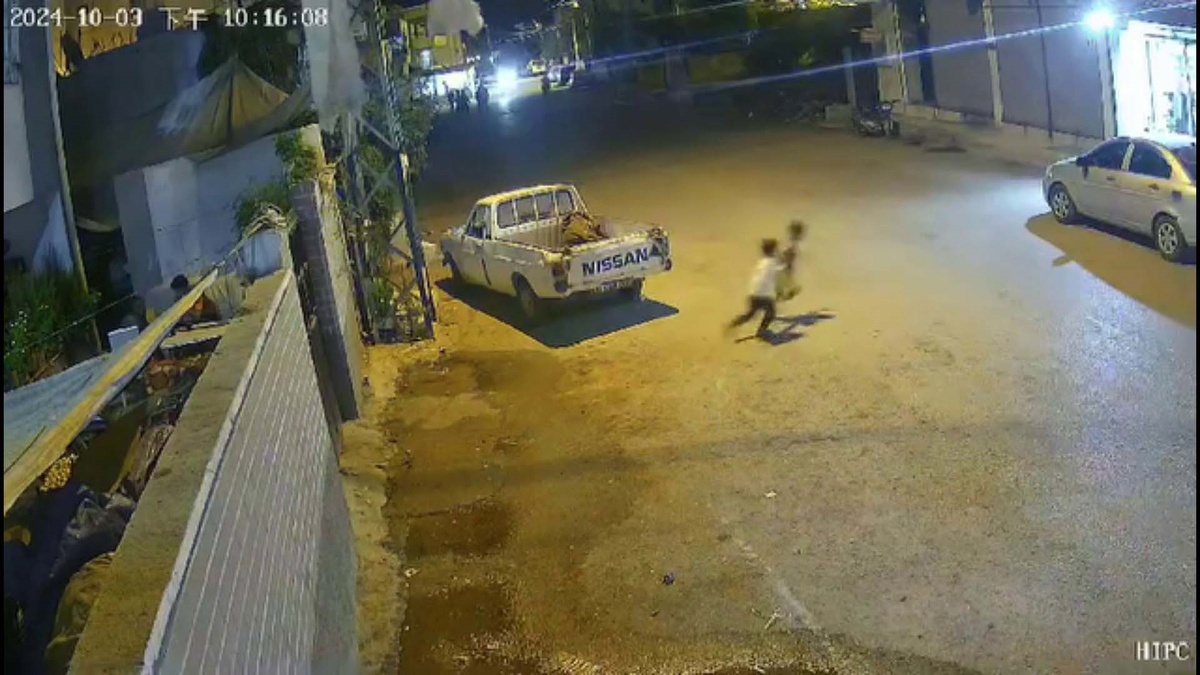 Reyhanlı\'da Çocuklara Motosiklet Çarptı