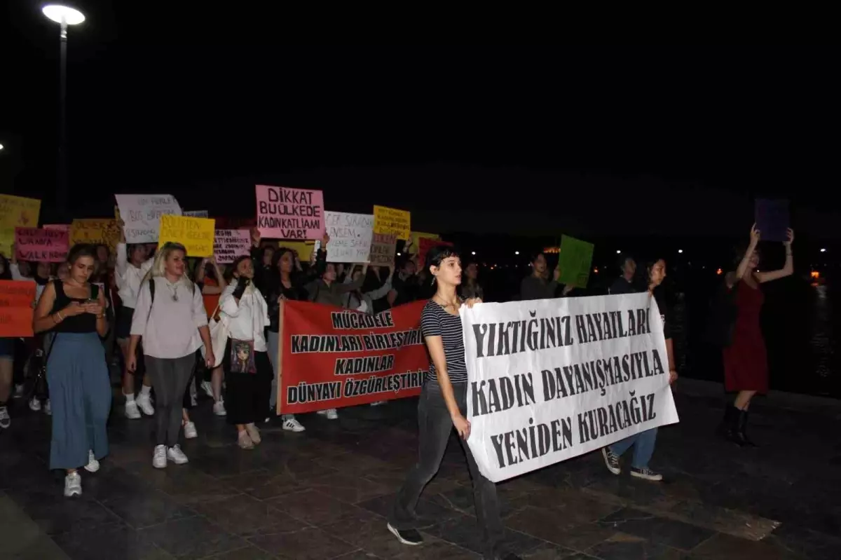 Çanakkale\'de Kadın Cinayetlerine Protesto