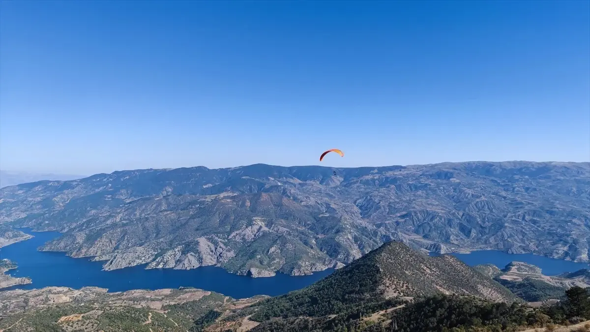 Oğuzlar\'da Yamaç Paraşütü ve Yayla Şenlikleri