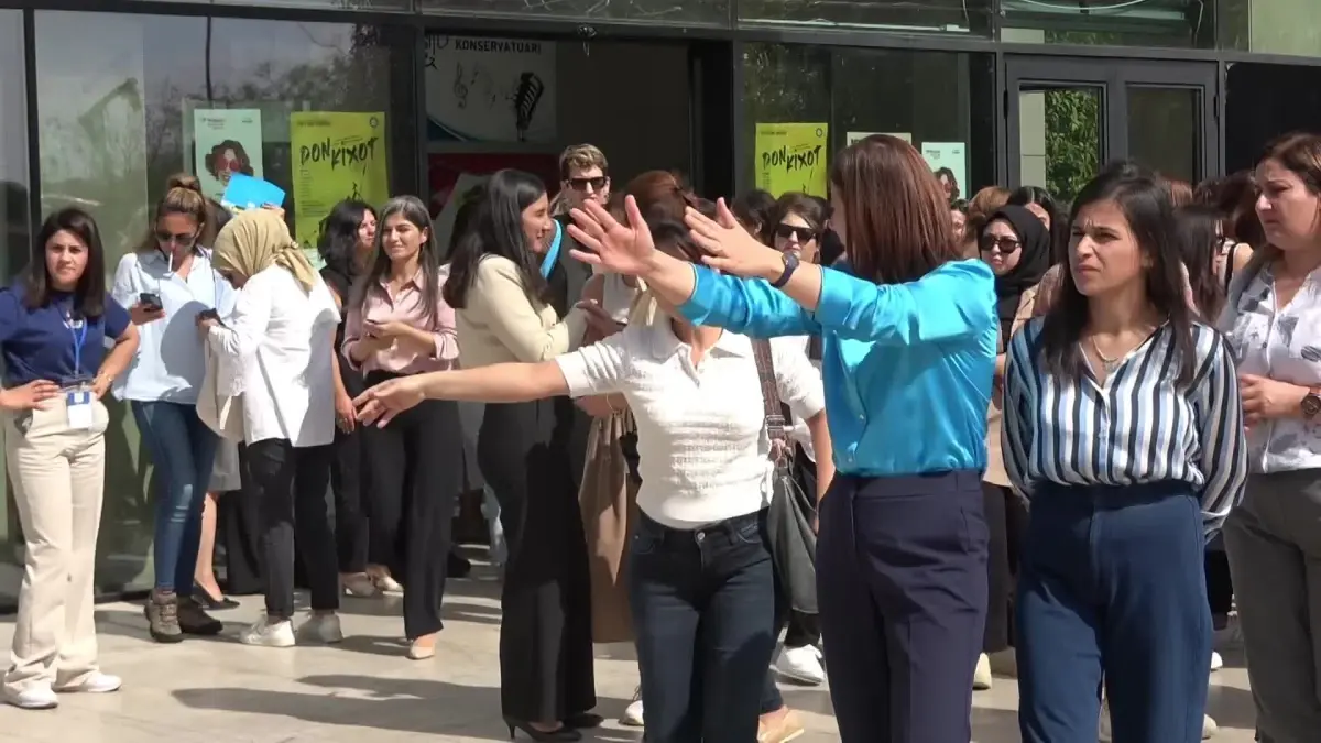 Diyarbakır\'da Kadın Cinayetlerine Protesto