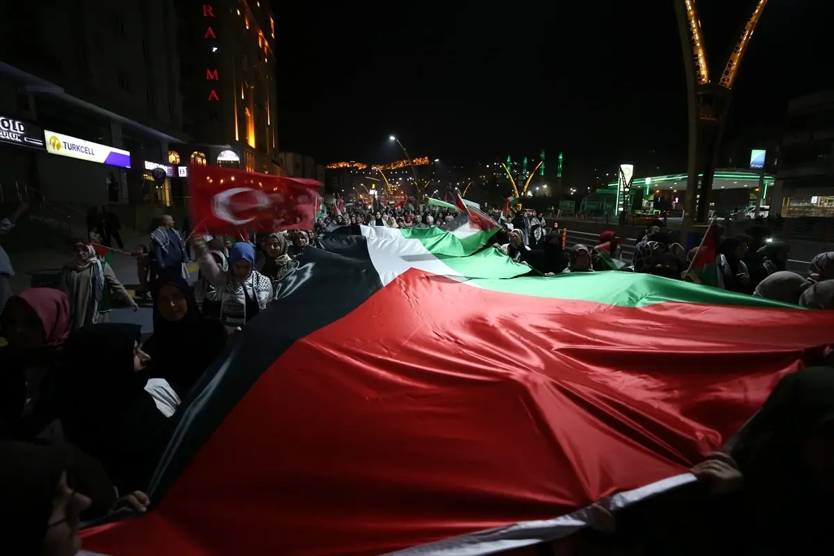 Diyarbakır, Siirt, Şırnak ve Mardin\'de İsrail\'in Filistin\'e yönelik saldırıları protesto edildi