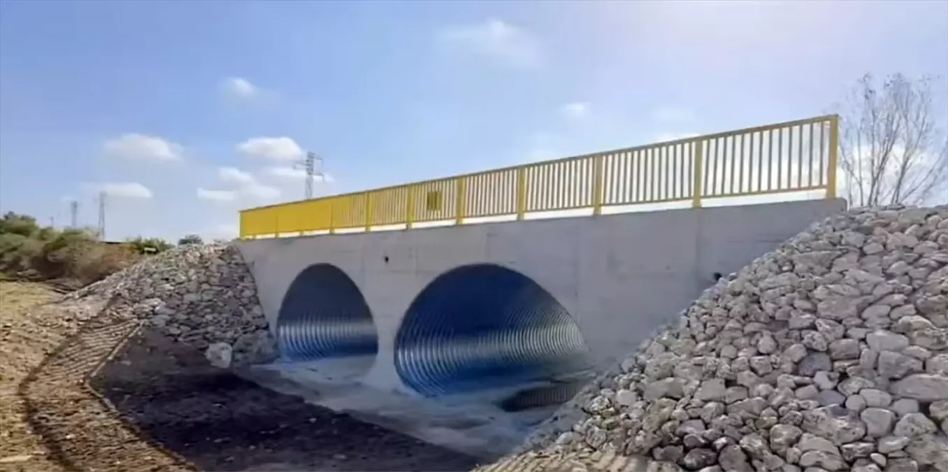 Edirne\'de yol yapım çalışmaları sürüyor