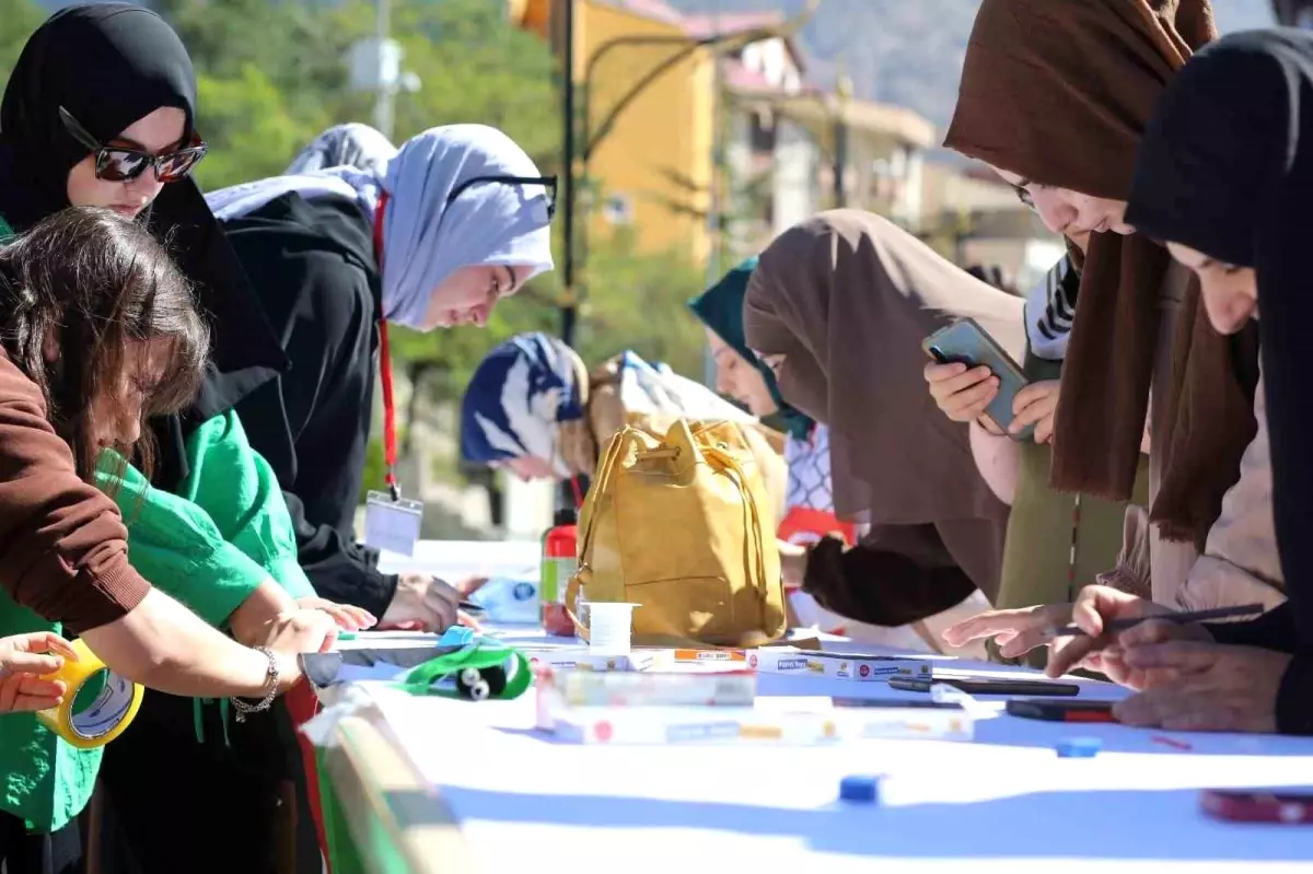 Gümüşhane\'de Filistinli Çocuklar İçin Farkındalık Etkinliği