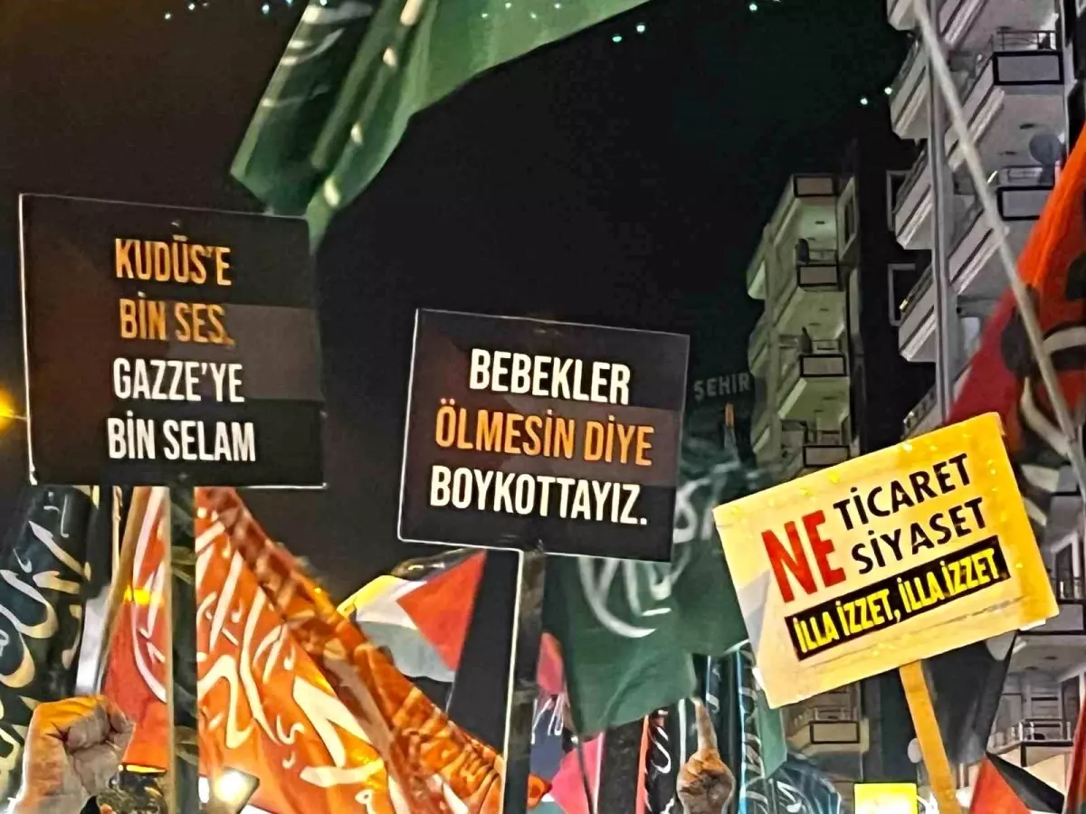 HÜDA PAR Genel Başkanı Yapıcıoğlu\'ndan Gazze ve Filistin\'e Destek Yürüyüşünde Açıklamalar